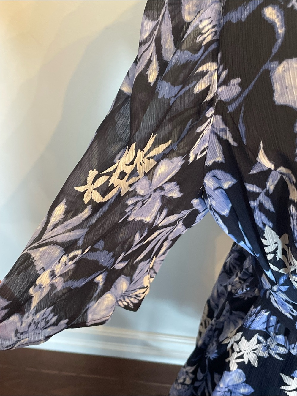 Tommy Hilfiger Navy Floral V-Neck Midi Dress - Picture 12 of 14
